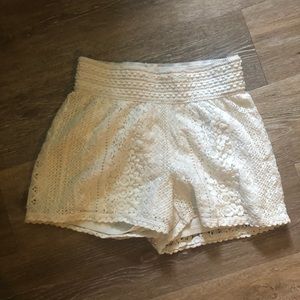 ⚡️FS⚡️White lace  boho high waisted shorts